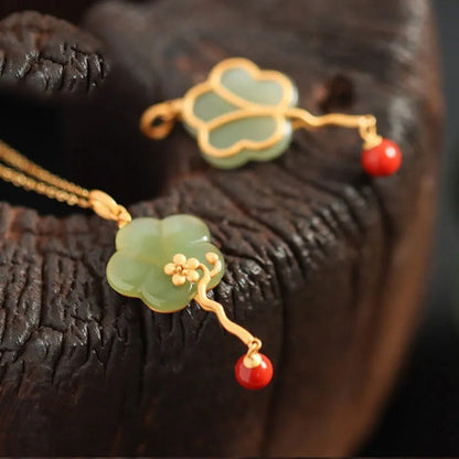 Flower Inlaid Natural Hetian Jade Clavicle Chain